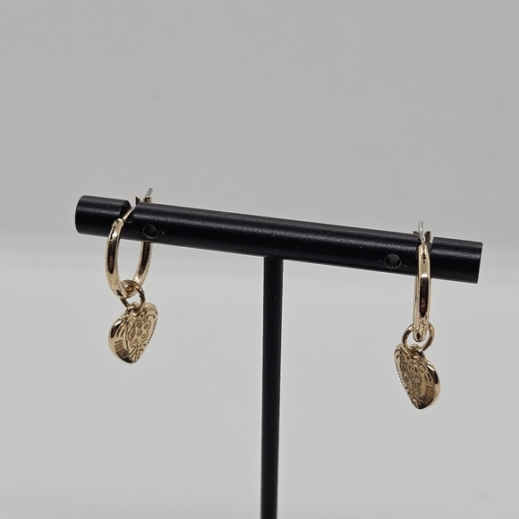 small gold tone hoop earrings with heart charms - Picture 1 of 2